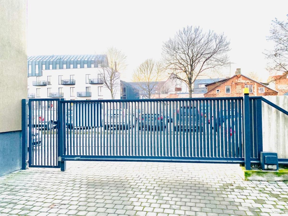 Modern 1Bd Apartment In Old Town By Hostlovers Kaunas Ngoại thất bức ảnh